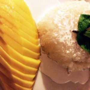 Sticky coconut rice with mango